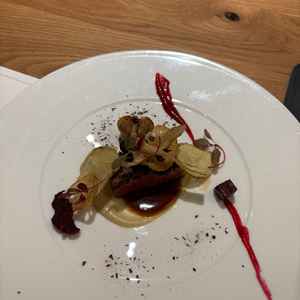 試食した牛肉。柔らかくとても美味しかった。ソースが甘酸っぱく味変を楽しめました。