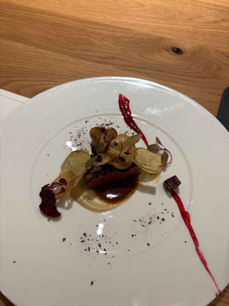 試食した牛肉。柔らかくとても美味しかった。ソースが甘酸っぱく味変を楽しめました。