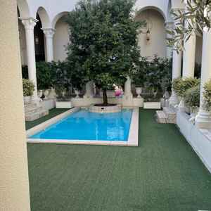 ガーデンのプールの写真。とても綺麗な水でした。