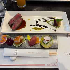 メインのフィレ肉試食。お造りもあり、和洋折衷にすることも可能。牛肉はとても柔らかい。