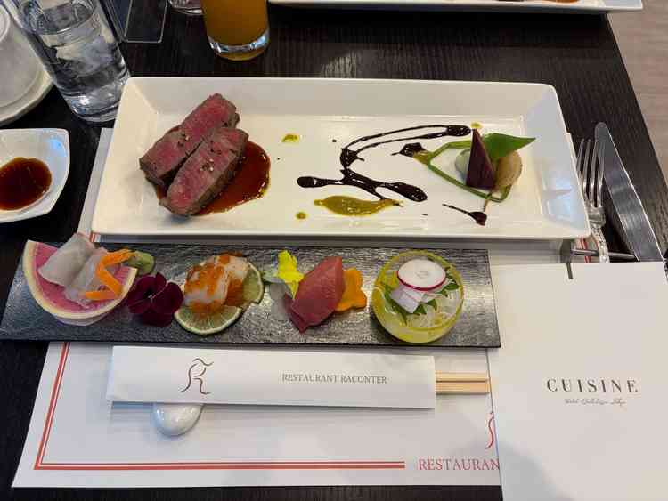 メインのフィレ肉試食。お造りもあり、和洋折衷にすることも可能。牛肉はとても柔らかい。