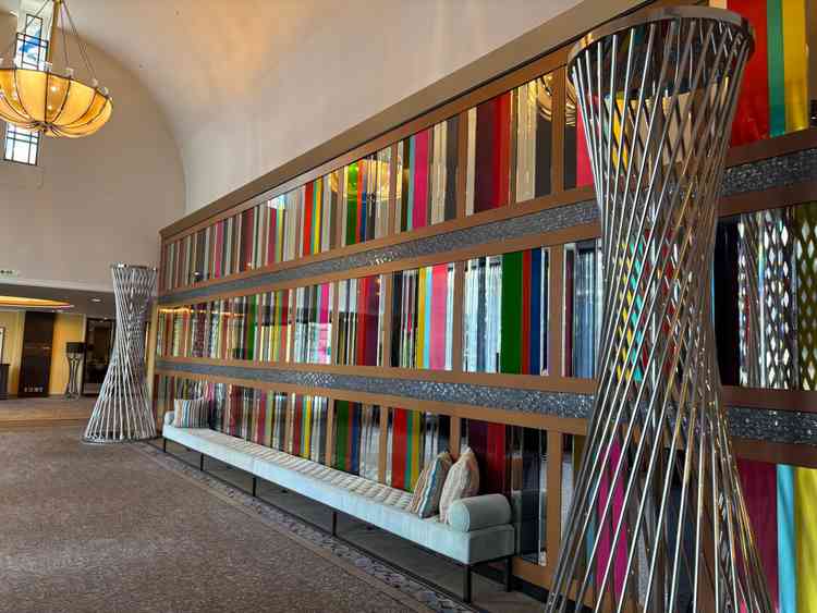 神戸のポートタワーをイメージしていると伺いました。様々な箇所で神戸を感じられて良いと思いました。