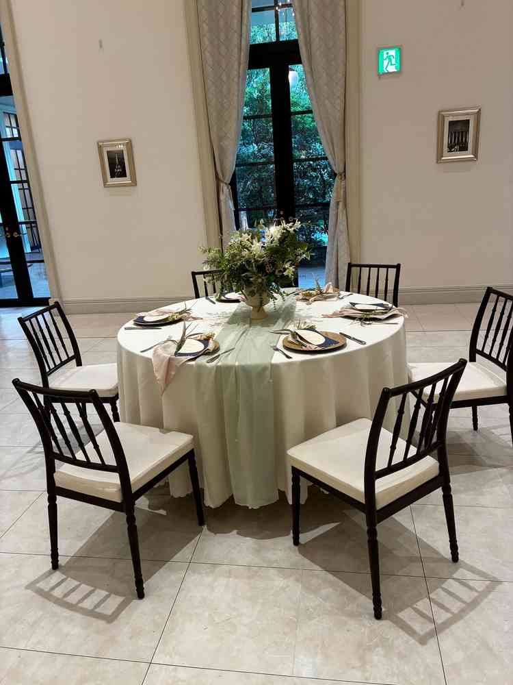 披露宴会場テーブル