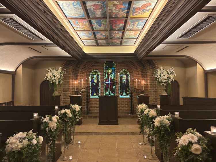 大きくはないが、しっかりとした雰囲気のあるチャペル。