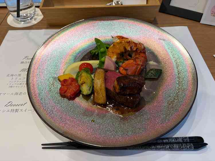 いただいたメイン料理。お肉が柔らかく美味しかった。