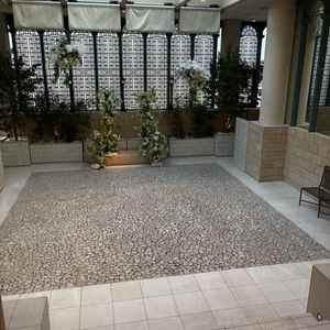 挙式後のフラワーシャワーロード　全天候型