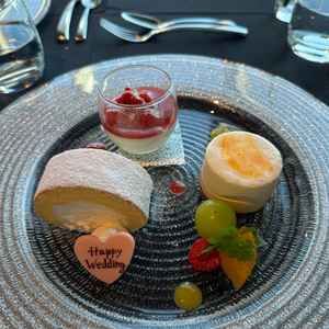 試食のデザート。2人分しっかりとコースをご用意していたき、見た目も綺麗でとてもおいしかった。