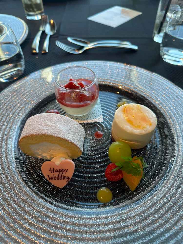 試食のデザート。2人分しっかりとコースをご用意していたき、見た目も綺麗でとてもおいしかった。