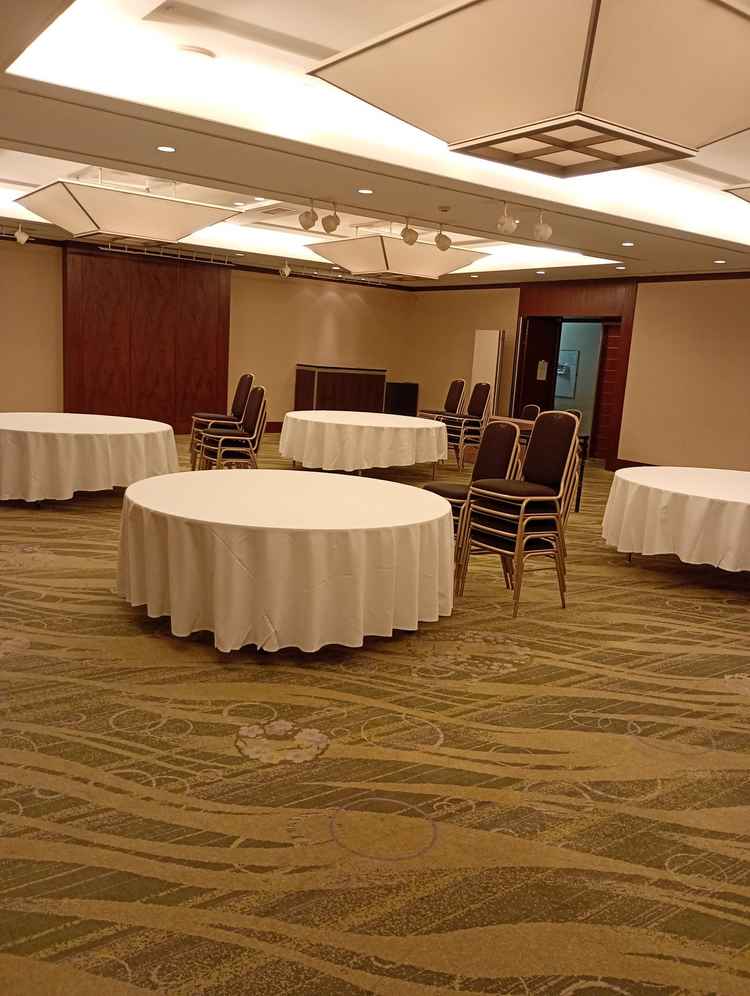 少ない人数向けの、披露宴会場です