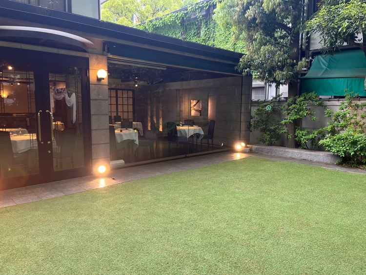 中庭です。レストラン内とすぐに行き来できる感じでした。