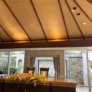 リゾート感溢れる披露宴会場。