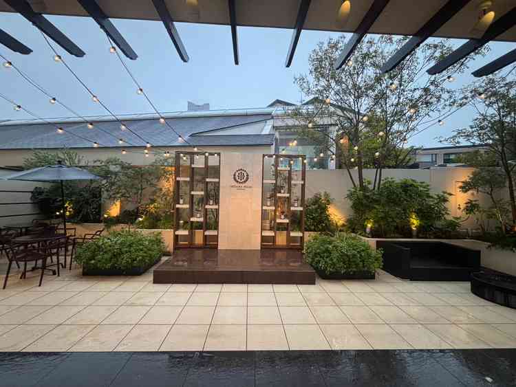 披露宴会場（ガーデン）。ガーデン付きで、ここからの入場も可能とのことです。