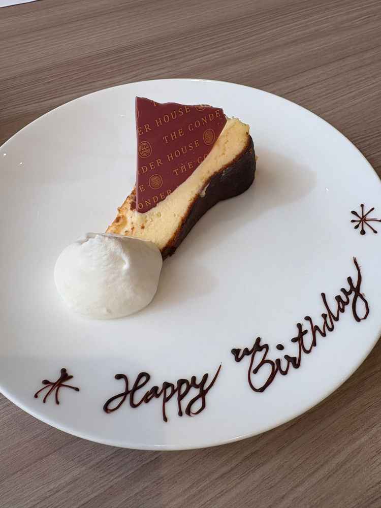 人気のチーズケーキの試食