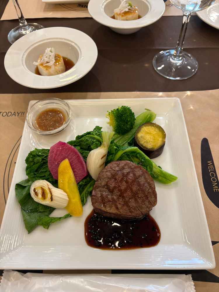 和洋折衷のような感じで、色々な世代に好まれる料理だった。とてもおいしかった。