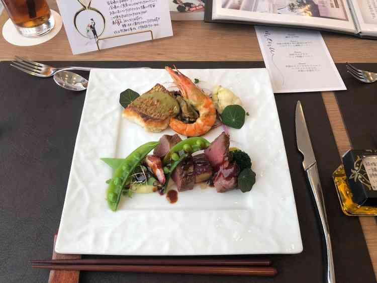 料理はどれも美味しかったです。特にさつまいもがカリッと揚げ焼きみたいになっていて美味しかったです。