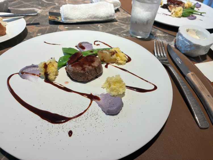 どれもアートのような盛り付けでお味も最高でまた食べに行きたいです。