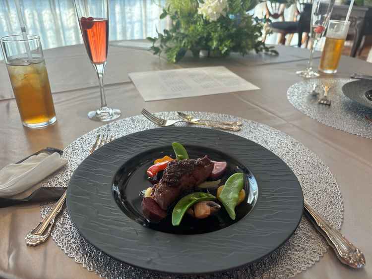 非常に柔らかい国産和牛のステーキの試食。