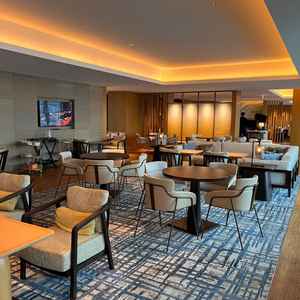 新郎新婦が使えるラウンジの写真。景色がよく静かで落ち着いて使用できそうでした。