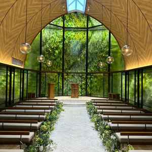 見学時はあいにくの雨でしたが天候の影響もなく明るく嫌いな会場でした。