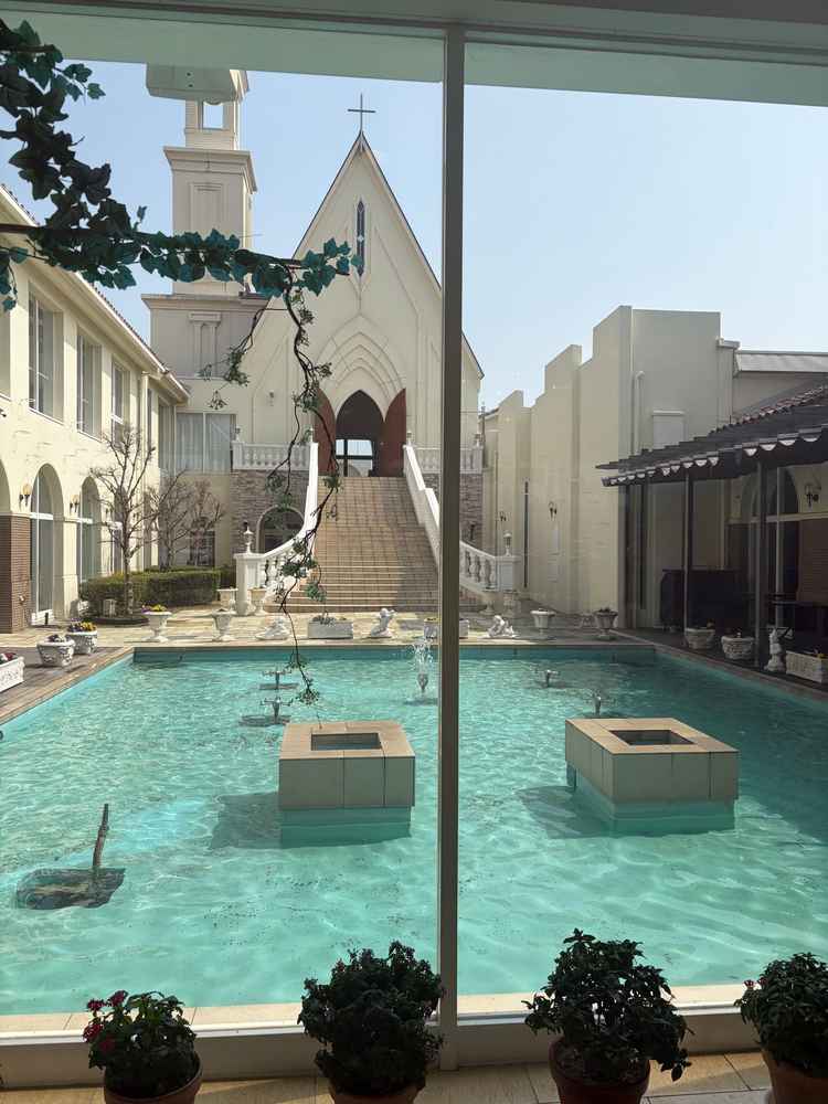 入り口から美しい。