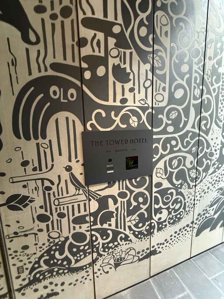 式場に入るための入り口。アートがあふれる式場であり、入り口からも壁に書かれたアートが壮大で圧巻でした