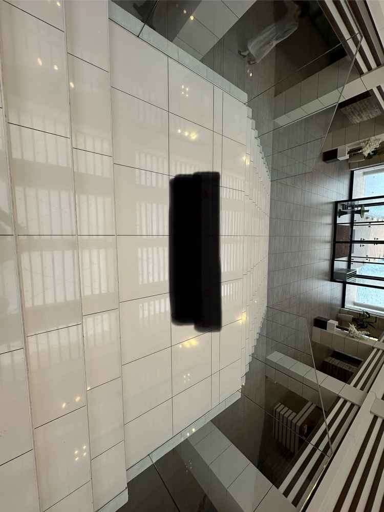 フラワーシャワー体験をさせてもらいしました。実際に音楽をかけて階段を降りました。