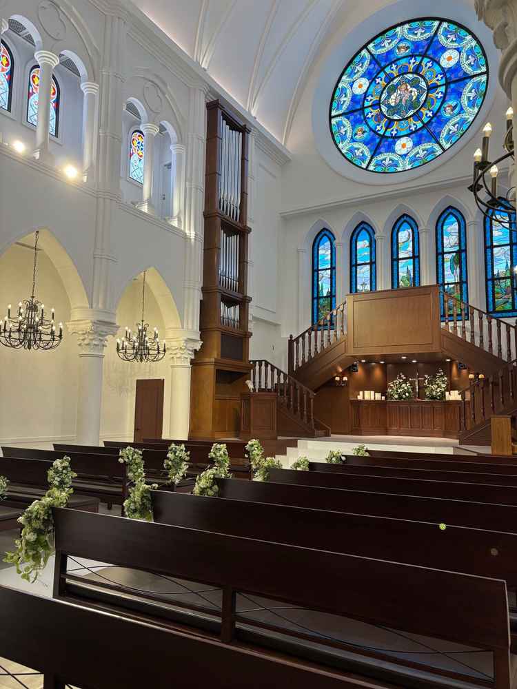 挙式場の大聖堂を見学した際の写真。