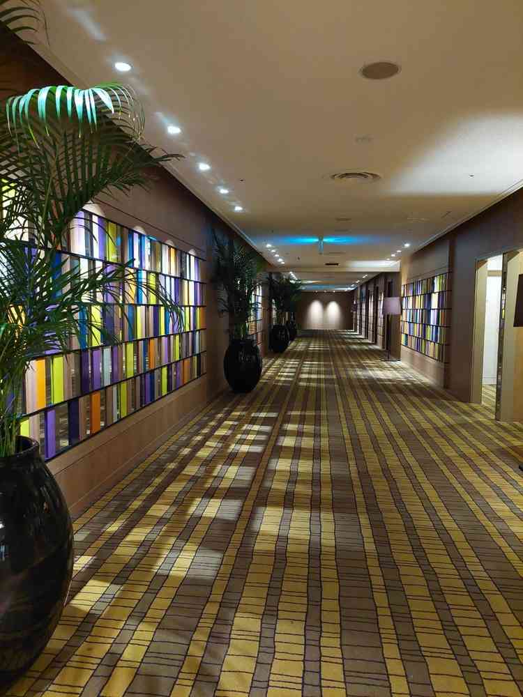 待合室の廊下で、とてもオシャレでした。写真映えもしますし、神戸ならではのこだわりもありました。