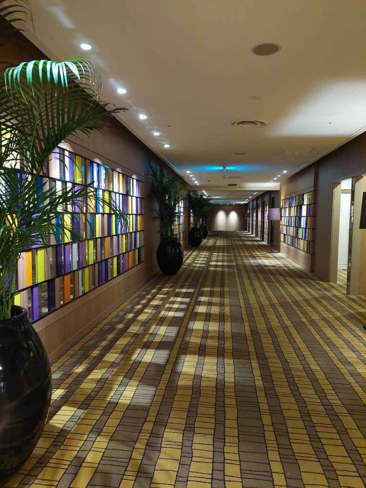 待合室の廊下で、とてもオシャレでした。写真映えもしますし、神戸ならではのこだわりもありました。