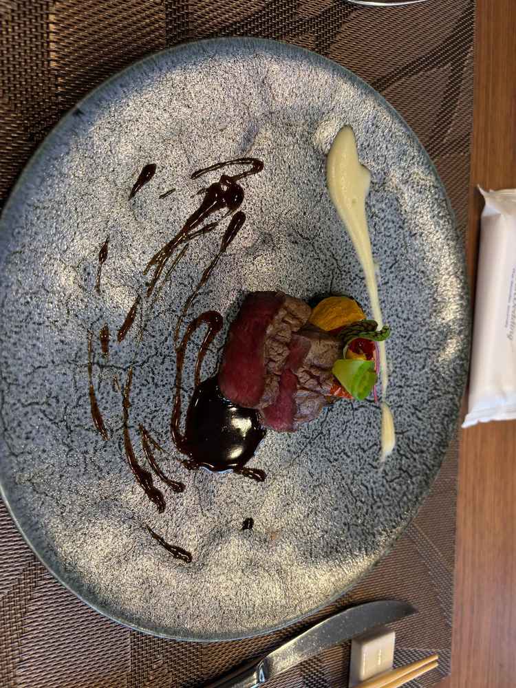 試食プレート。和牛でした。美味しかったです。