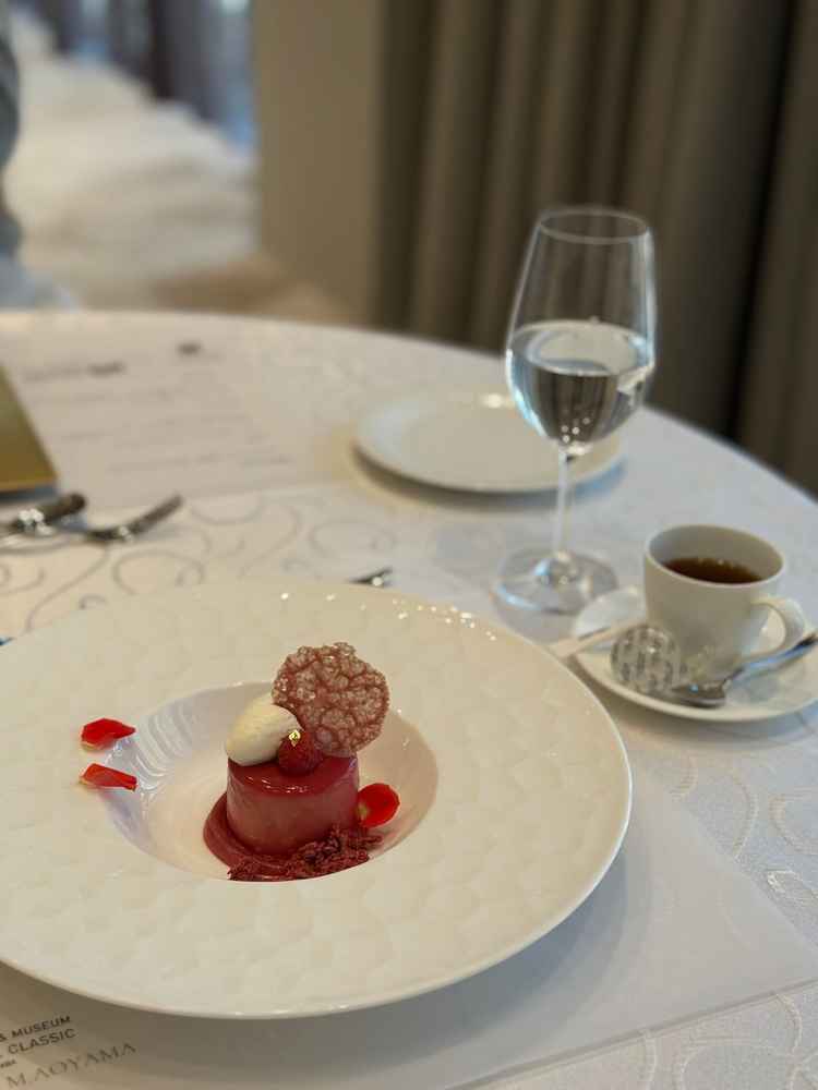 デザートも本格派で見た目も美しく味も美味しい。