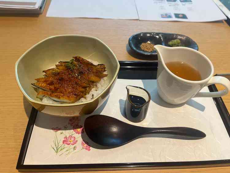 試食の写真。名古屋名物もあった。