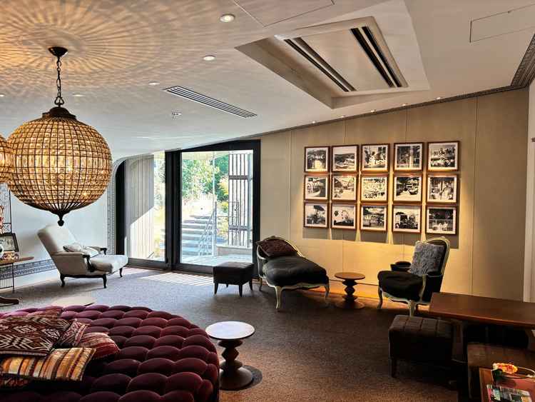 決して広くはありませんがこのスペースが落ち着く懐かしい感じがしました。