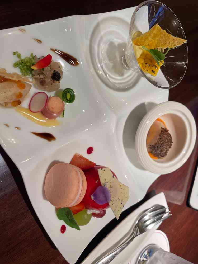 別皿の試食の写真。デザートも結婚式で出てくるクオリティじゃなくてとても満足でした。