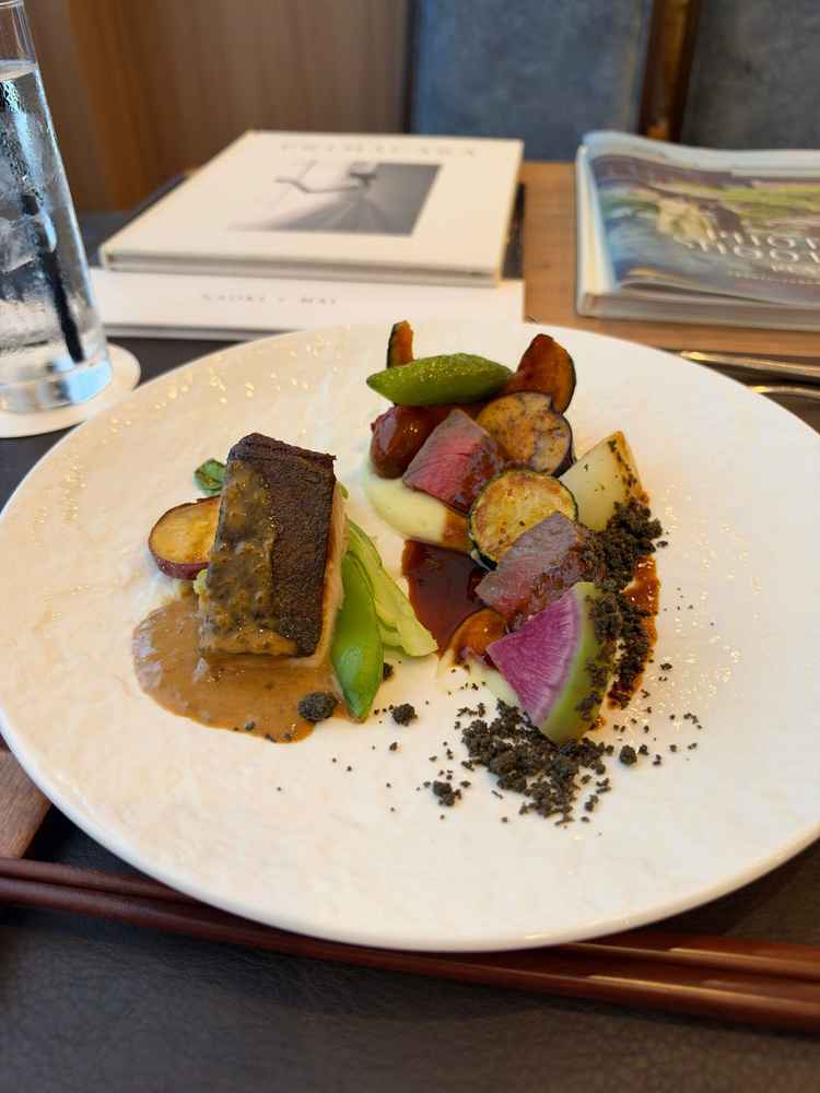 試食会でいただいた料理です。結婚式でよくいただく上質な料理でした。