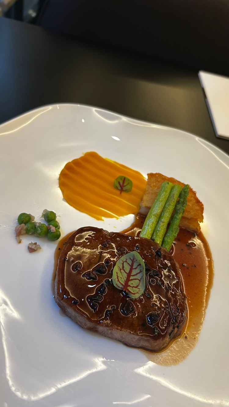 試食。柔らかく味付けもデミグラスでどの年代にも合いそうでした。