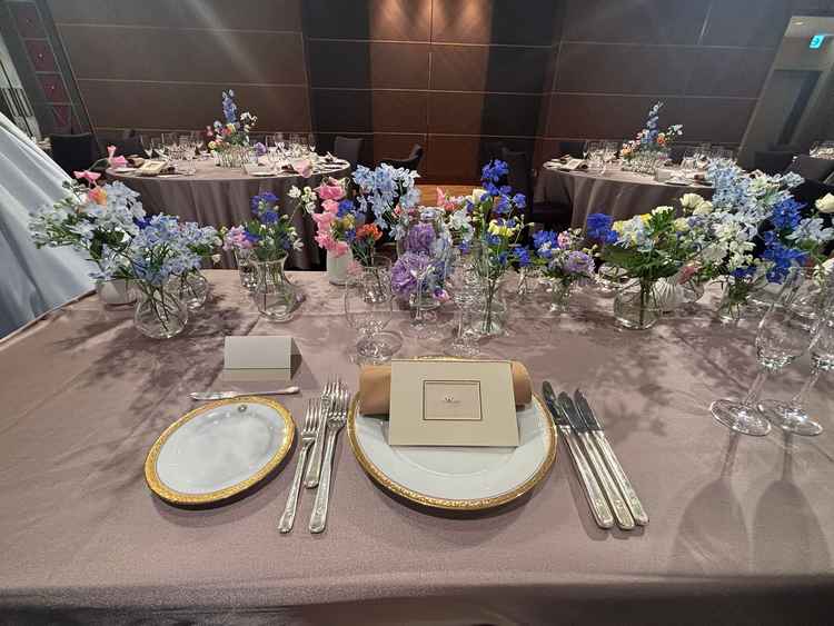 華やかなテーブルセッティング