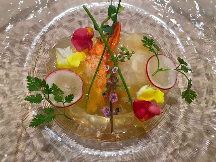 華やかな前菜で当日のお料理のイメージが付きました。