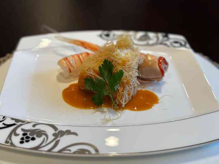 個人的に苦手な海老がこんなに美味しく食べられたのは人生で初めてで、感動しました。