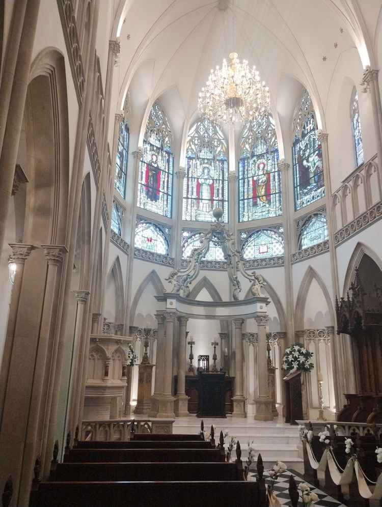 大聖堂の内観。