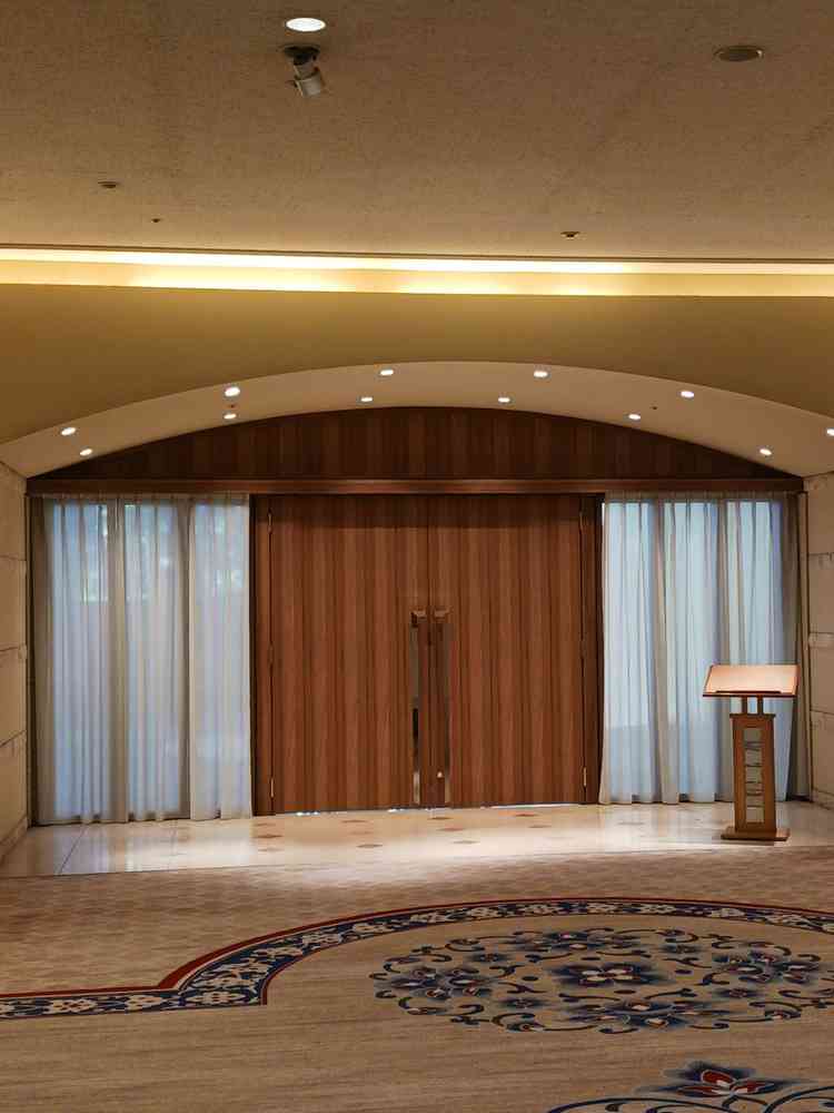 チャペルの入口。ロビーと隣り合っています。