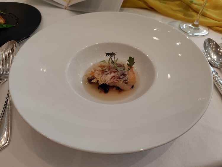 試食の魚料理
