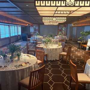 天井が低く、色合いもよかったため惹かれました。