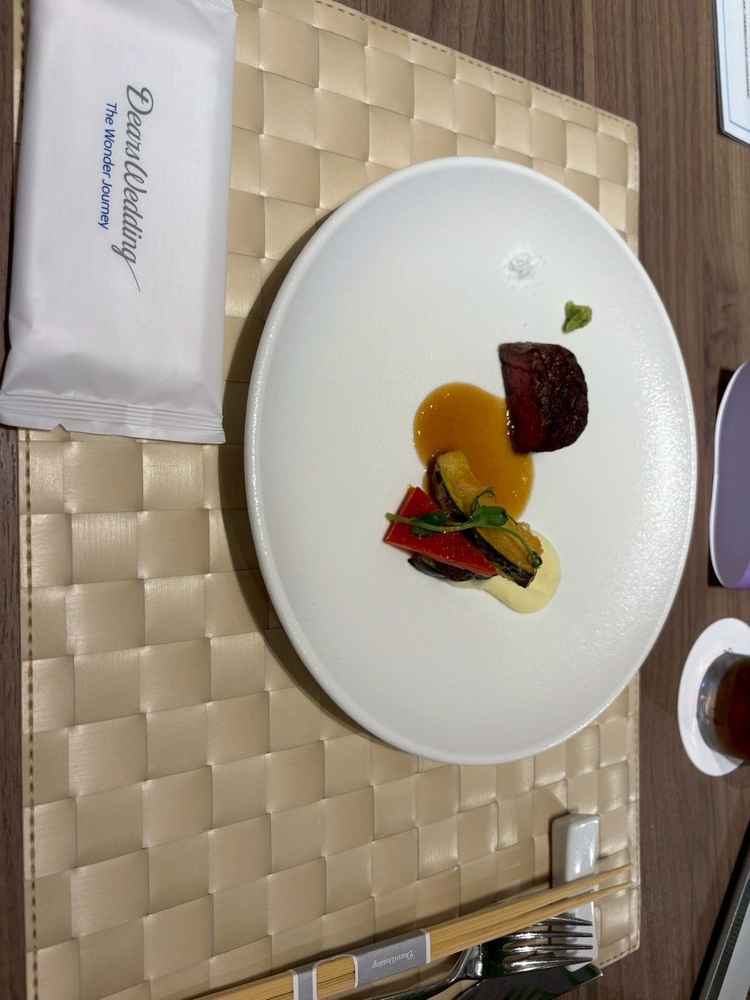 試食会での肉料理