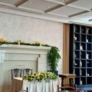 装飾と落ち着いた壁面が印象的な空間でした。