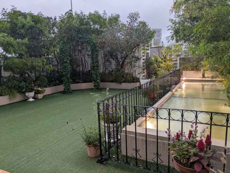 ガーデニングが屋上にあってここで皆と写真を撮るのも楽しそうです。