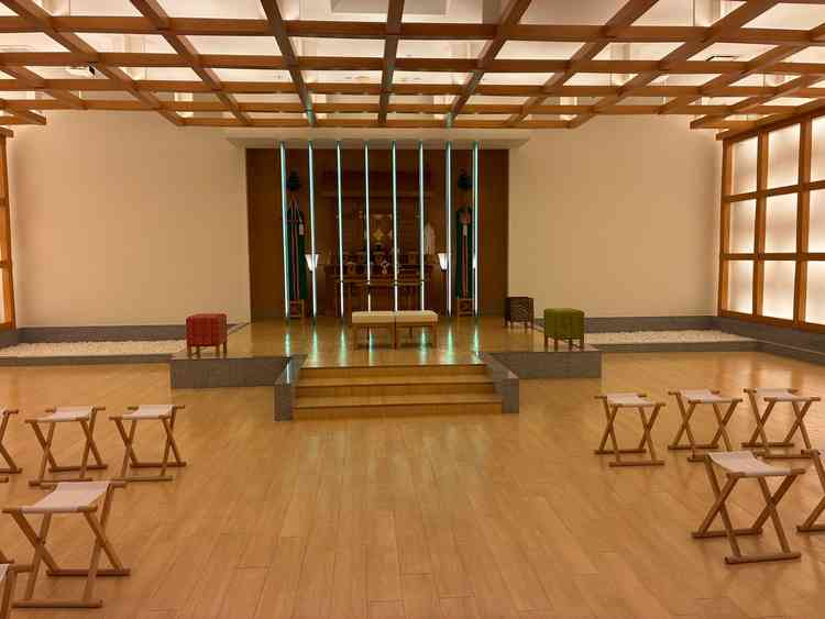 和装用の会場です。他の会場では見たことが無かったので、こういう形式での挙式もいいなと思いました。