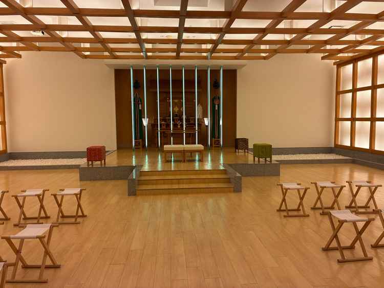 和装用の会場です。他の会場では見たことが無かったので、こういう形式での挙式もいいなと思いました。