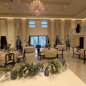 会場は横に広く、晴れていても少し曇っていても明るく天気を気にせずすごせると感じました。