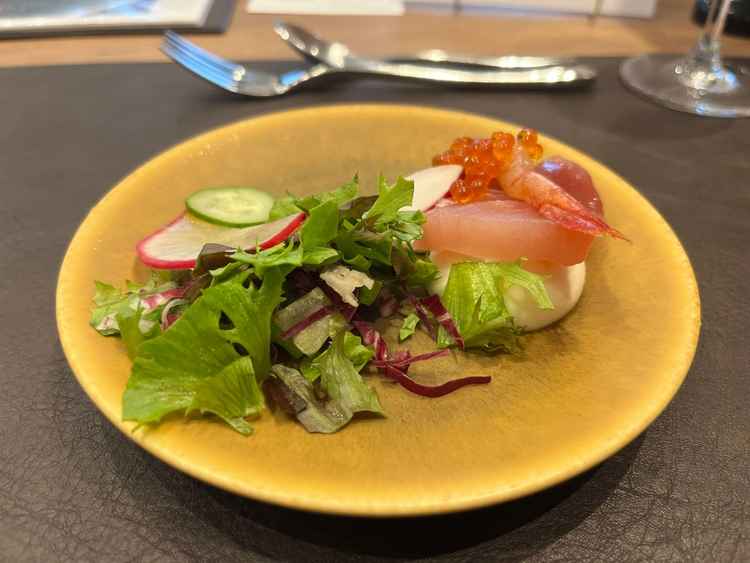 お箸を使って食べれる所が珍しく、ゲストの方にも思い出に残りそうだなと思いました。